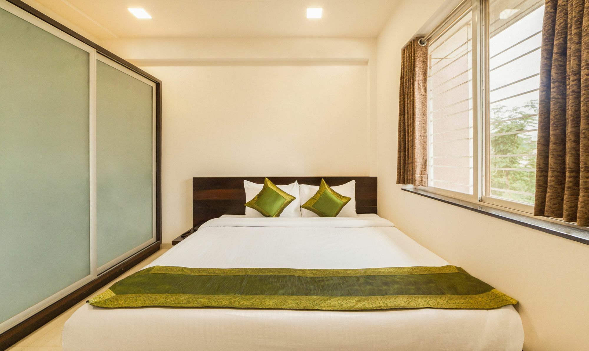 Treebo Trend Abode Hotel Nashik Exterior photo